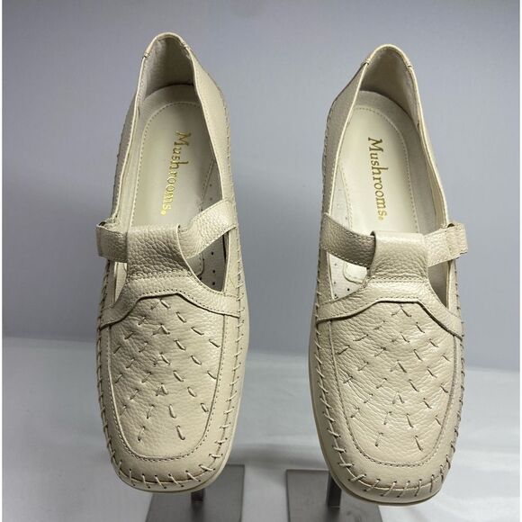 Mushrooms NWOB Mary Jane Leather Low Heel Comfort shoes  8.5W - Picture 1 of 7